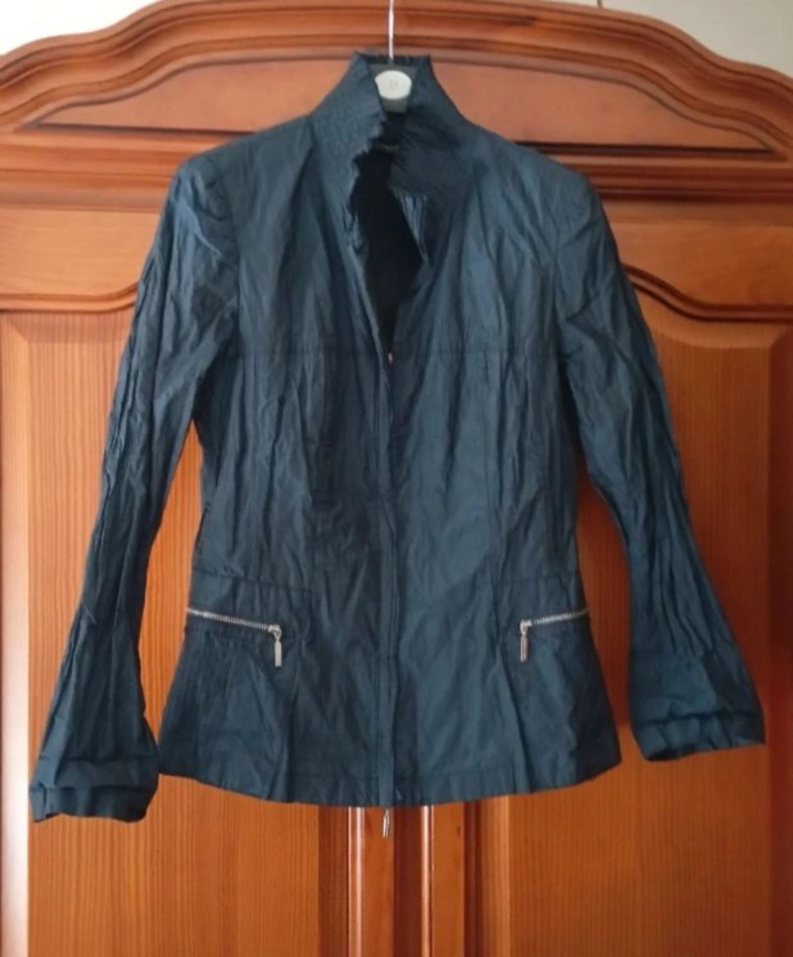 Impermeable azul  – photo 3